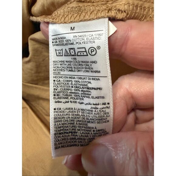 Old navy Low V Wrap Blouse Camel Sz M NWOT - Picture 4 of 6